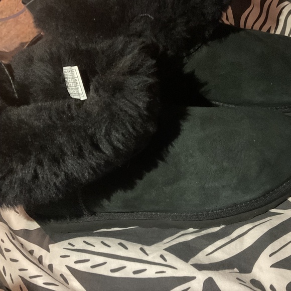 UGG Women's Black Boots with Suede Exterior - Picture 9 of 10